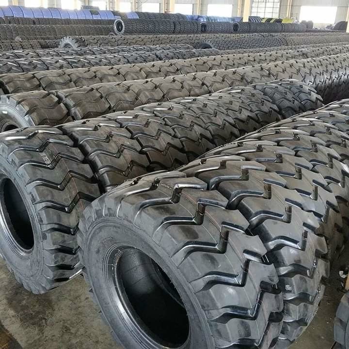 LỐP XE Ô TÔ XÚC LẬT - HƯỚNG DẪN TOÀN DIỆN VỀ CHỌN LỰA VÀ BẢO DƯỠNG